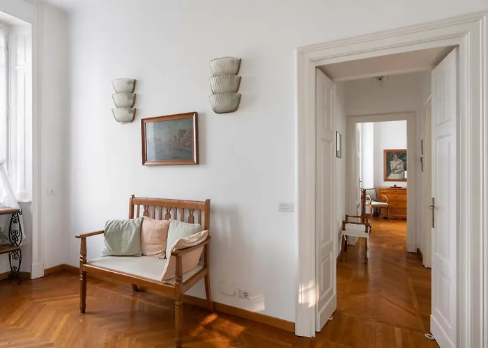 Rosa ヴィラ バヴェーノ